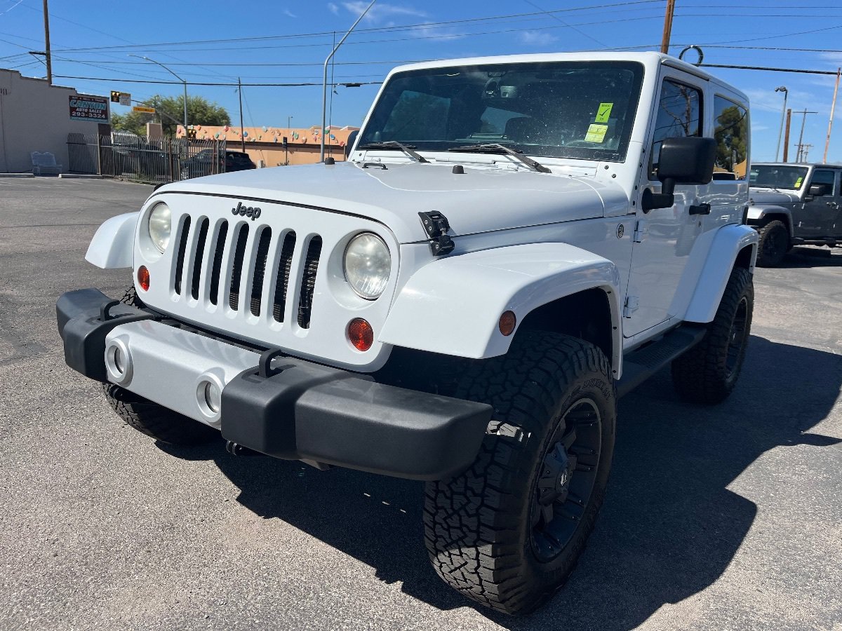 Used 2013 Jeep Wrangler Sahara w/ Dual Top Group AWD/4WD image 11