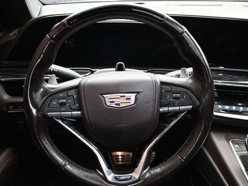 Used 2023 Cadillac Escalade ESV V AWD/4WD image 16