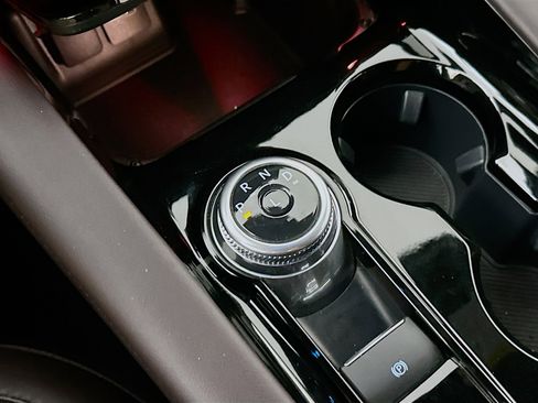 Used 2025 Ford Explorer Platinum w/ LUX Leather Package image 25