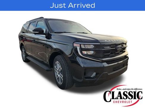 Used 2025 Ford Expedition Active AWD/4WD image 1