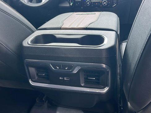 Used 2024 Chevrolet Silverado 2500 High Country w/ High Country Premium Package image 30