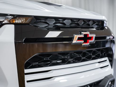 Used 2026 Chevrolet Colorado ZR2 image 7