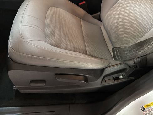 Used 2018 Chevrolet Colorado LT image 20