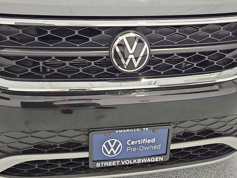 Certified 2023 Volkswagen Taos SE w/ Panoramic Sunroof Package FWD image 10