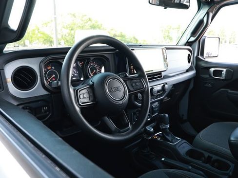 Certified 2025 Jeep Wrangler Sport AWD/4WD image 23