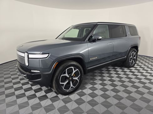 Used 2023 Rivian R1S Adventure image 1
