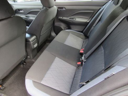 Certified 2025 Nissan Versa SV image 15