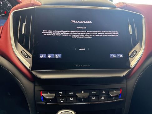 Used 2023 Maserati Ghibli Modena RWD image 18