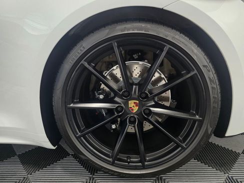 Certified 2024 Porsche 911 Targa 4S image 32