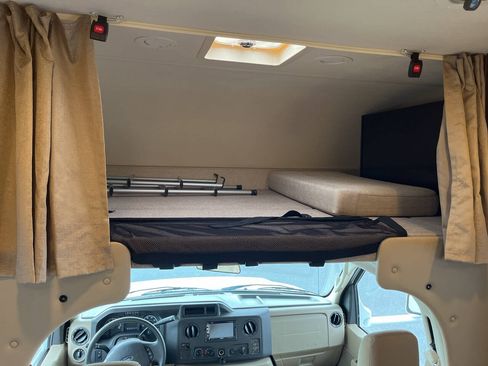 Used 2018 Ford E-450 and Econoline 450 Super Duty w/ Motorhome Prep Package RWD image 11