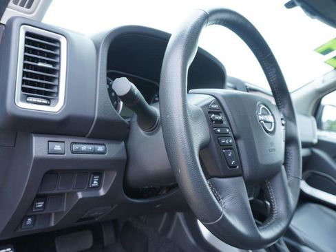 Used 2024 Nissan Frontier SL RWD image 12
