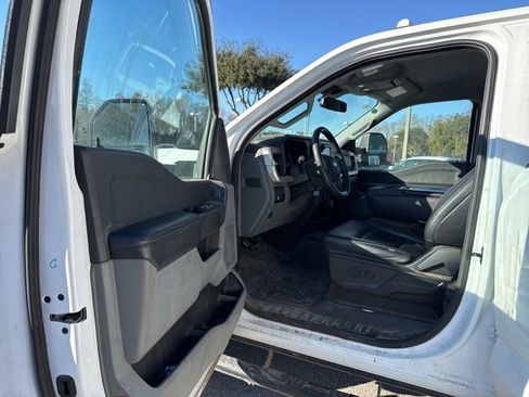 Certified 2023 Ford F250 XLT w/ FX4 Off-Road Package image 12