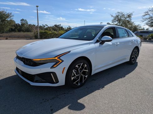 New 2026 Kia K5 EX image 9