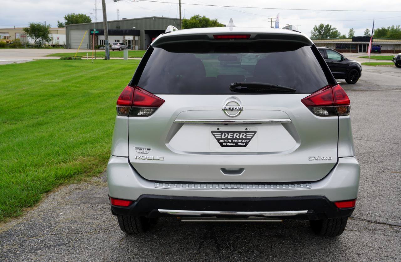 Used 2018 Nissan Rogue SV w/ Premium Package AWD/4WD image 21