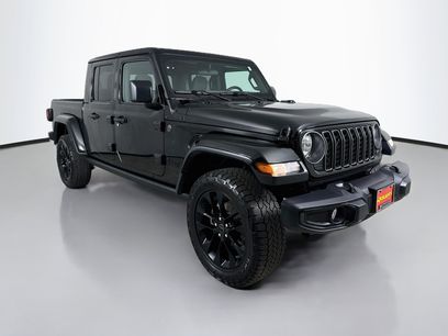 Used 2025 Jeep Gladiator Sport