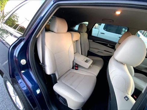Used 2019 Kia Sorento LX image 18