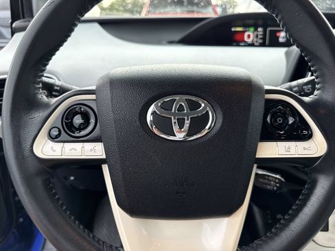 Used 2018 Toyota Prius Four Touring w/ Premium Convenience Package FWD image 34
