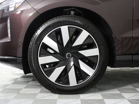 New 2025 Volvo EX90 Ultra w/ Protection Package Premier image 12