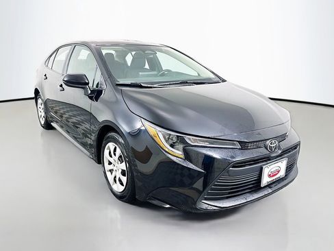 Certified 2024 Toyota Corolla LE FWD image 3