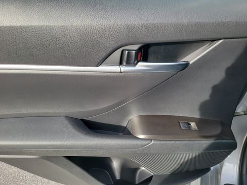 Used 2021 Toyota Camry SE FWD image 10