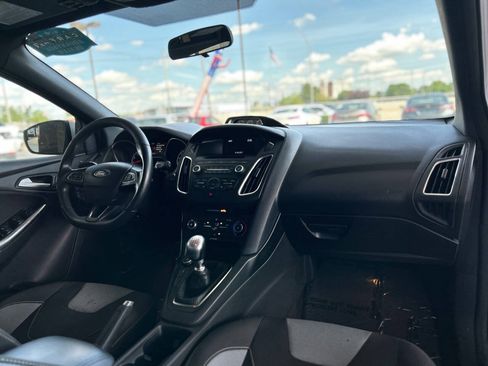 Used 2017 Ford Focus ST FWD image 61