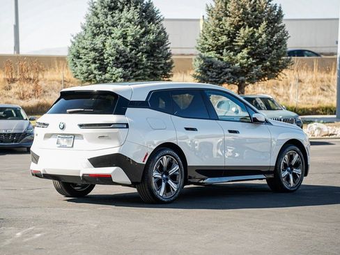 Used 2025 BMW iX xDrive50 w/ Premium Package image 5