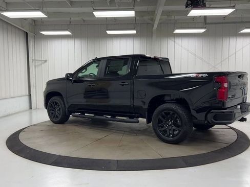 Used 2023 Chevrolet Silverado 1500 Custom w/ 2.7L Blackout Package AWD/4WD image 6