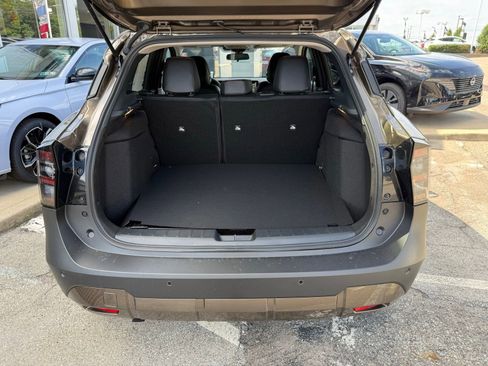 New 2026 Nissan Kicks SR w/ Cold Weather Package image 32