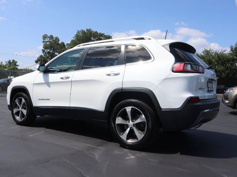 Used 2019 Jeep Cherokee Limited AWD/4WD image 3