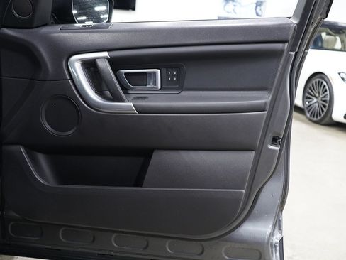 Used 2018 Land Rover Discovery Sport HSE AWD/4WD image 30