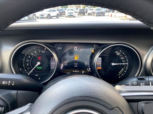 Used 2023 Jeep Wrangler Unlimited w/ Sun & Screen Package AWD/4WD image 25