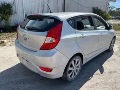 Used 2013 Hyundai Accent SE image 5