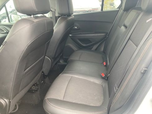 Used 2022 Chevrolet Trax LT w/ Driver Confidence Package image 29