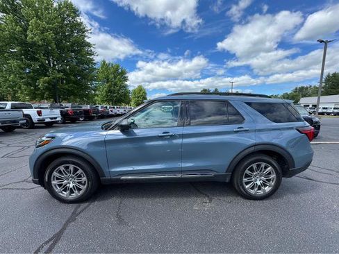 Certified 2025 Ford Explorer Active w/ Active Comfort Package AWD/4WD image 2