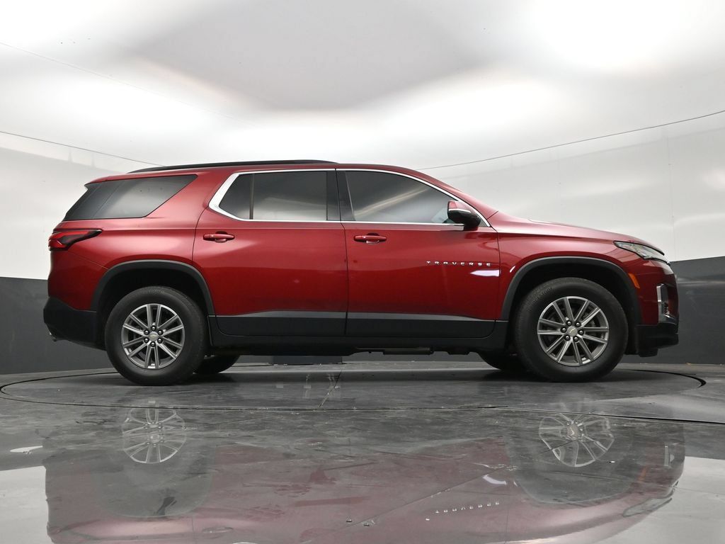 Used 2023 Chevrolet Traverse LT FWD image 25