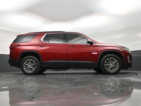 Used 2023 Chevrolet Traverse LT FWD image 25