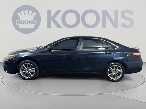 Used 2016 Toyota Camry SE FWD image 2