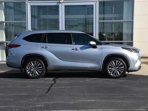Used 2021 Toyota Highlander Platinum image 7
