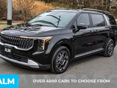 Used 2025 Kia Carnival EX image 3