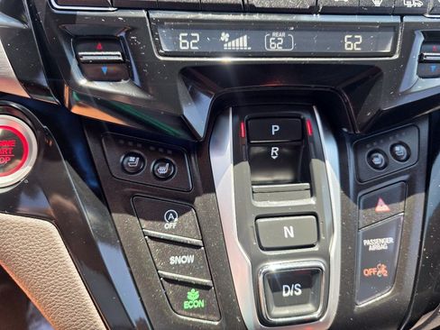 Used 2018 Honda Odyssey Elite image 16