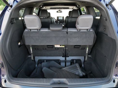Certified 2022 Toyota Sienna XSE w/ XSE Plus Package AWD/4WD image 19