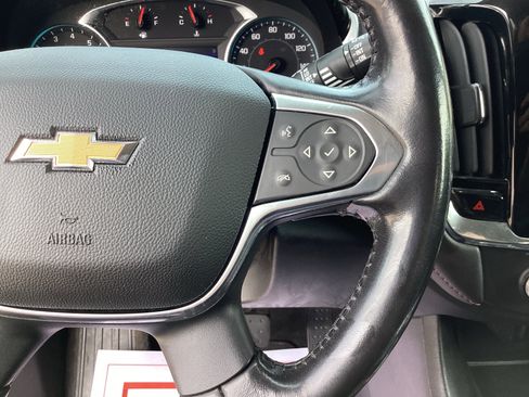 Used 2020 Chevrolet Traverse LT image 17