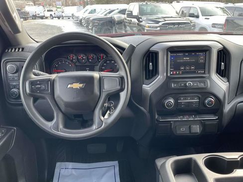 Used 2020 Chevrolet Silverado 1500 Custom w/ Custom Value Package image 21