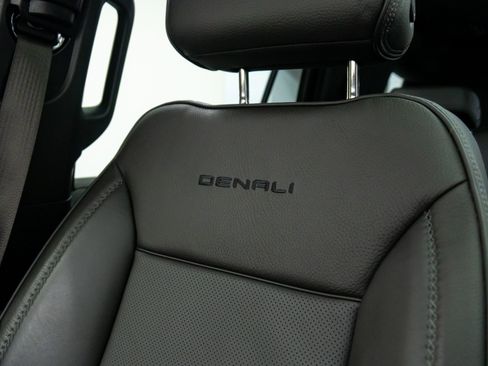 Used 2022 GMC Yukon Denali w/ Denali Premium Package image 31