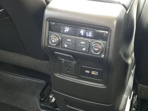 Used 2021 GMC Acadia Denali w/ Denali Technology Package image 19