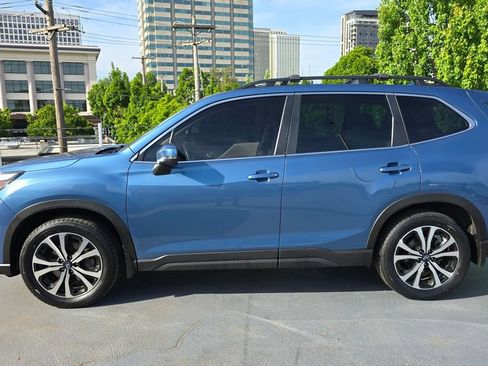 Used 2023 Subaru Forester Limited AWD/4WD image 6