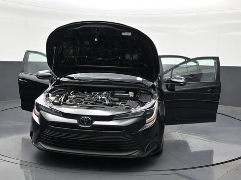 Used 2025 Toyota Corolla LE w/ Convenience Package FWD image 39