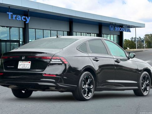 Certified 2025 Honda Accord SE image 6