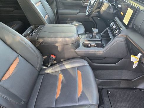 Used 2025 GMC Sierra 1500 AT4 w/ AT4 Premium Package image 15