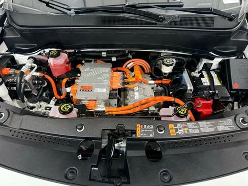 Used 2023 Chevrolet Bolt EUV Premier w/ Sun & Sound Package image 8